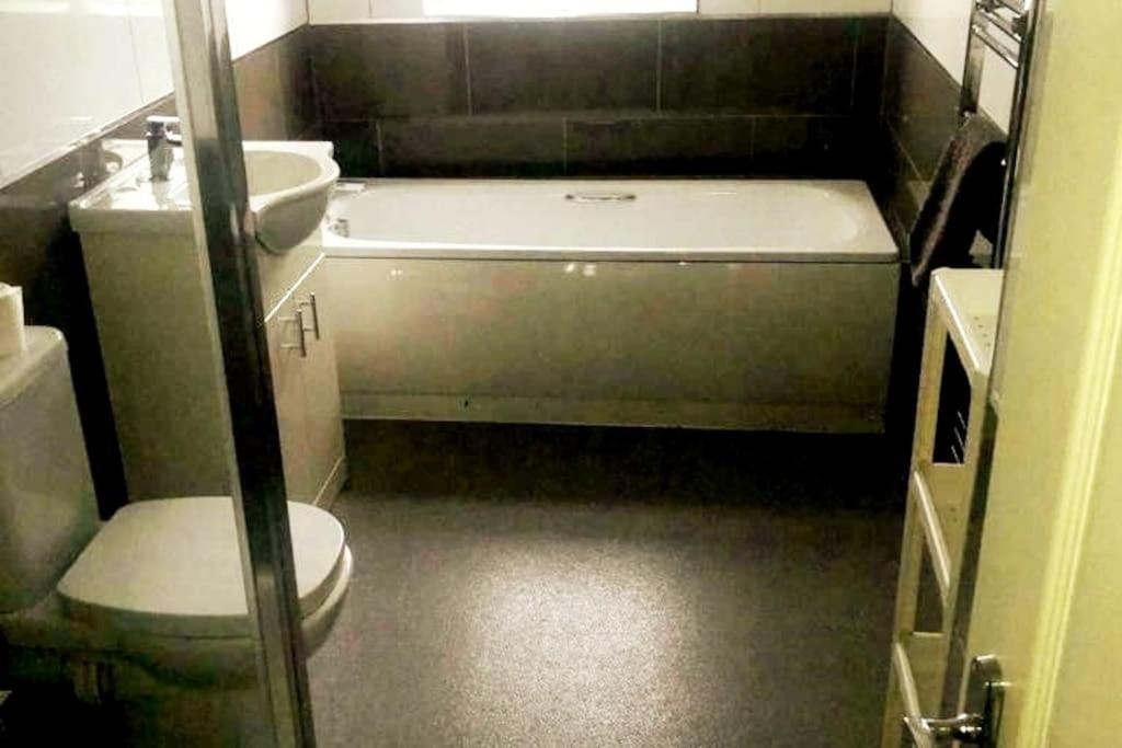 Short Term Lets From £15 Per Person Per Night Apartment Bristol Ngoại thất bức ảnh
